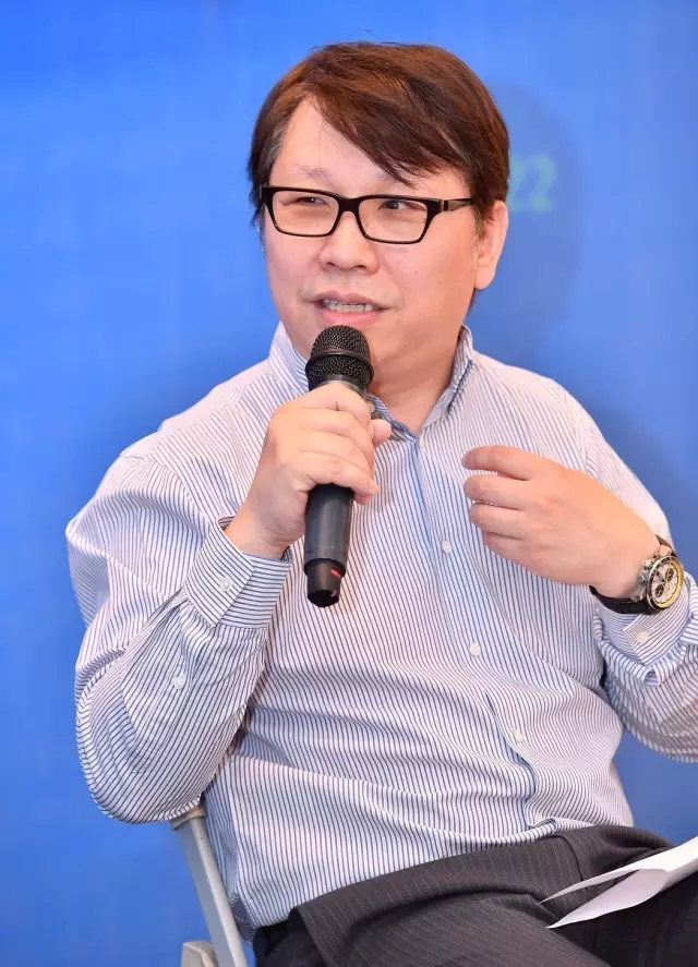 中國建筑學(xué)會建筑師分會理事、天華集團(tuán)董事、總建筑師黃向明