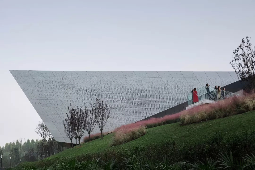 走廊挑臺看建筑 by蘇圣亮，天華建筑設(shè)計
